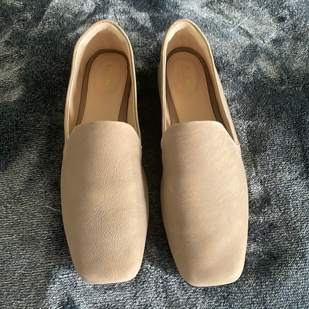 Clarks flat. Barely worn. Size 8